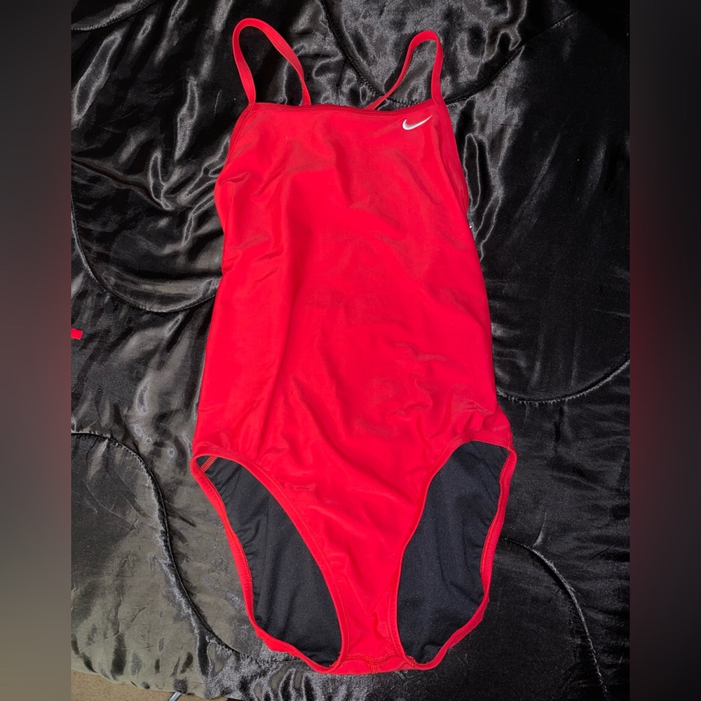 Nike Hydrastrong Solid Racerback One Piece Swimsuit University Red